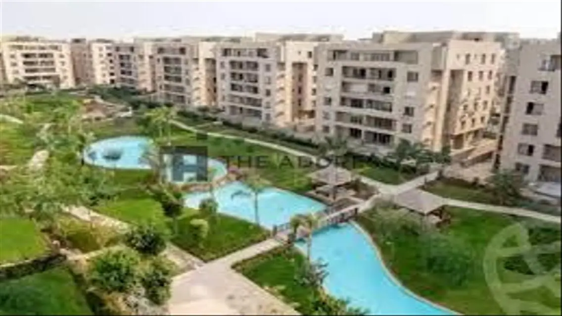 Luxury apartment in the market 4 bedrooms