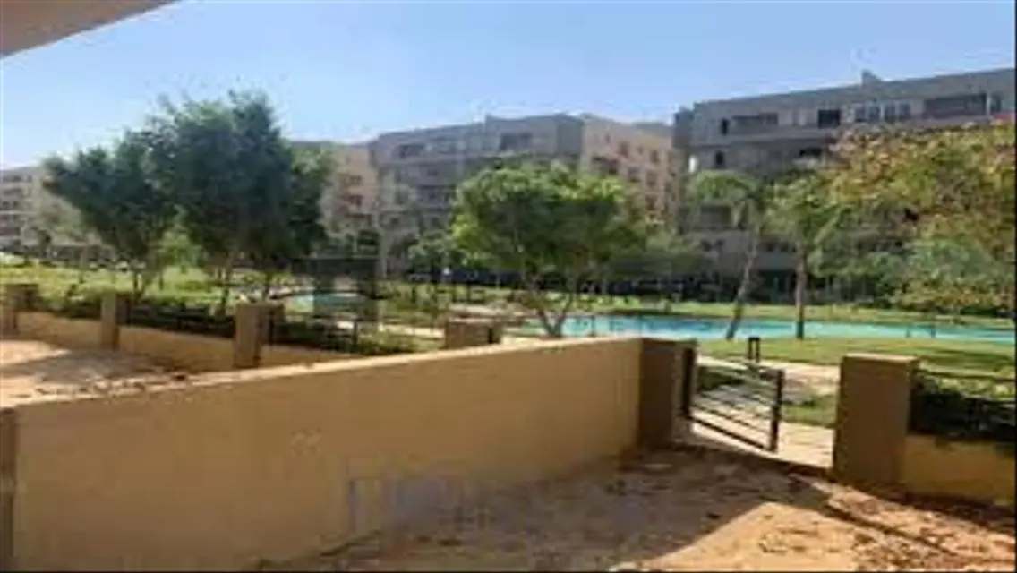Luxury apartment in the market 4 bedrooms