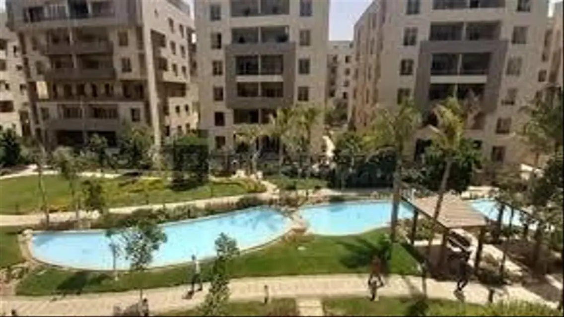Luxury apartment in the market 4 bedrooms
