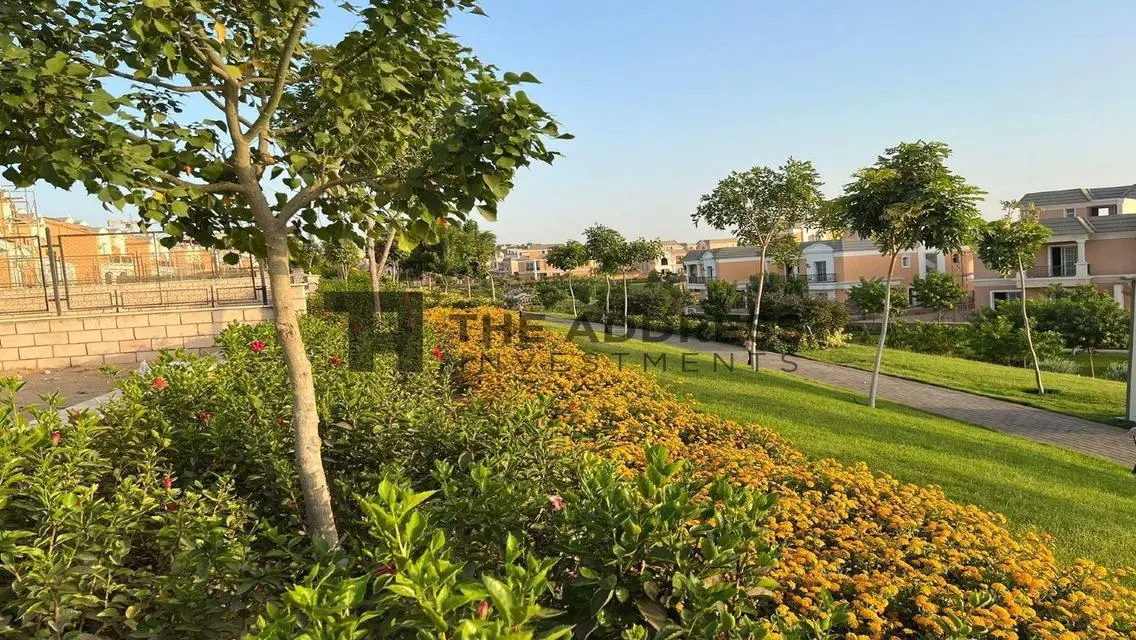 The cheapest townhouse in Golden Square Layan