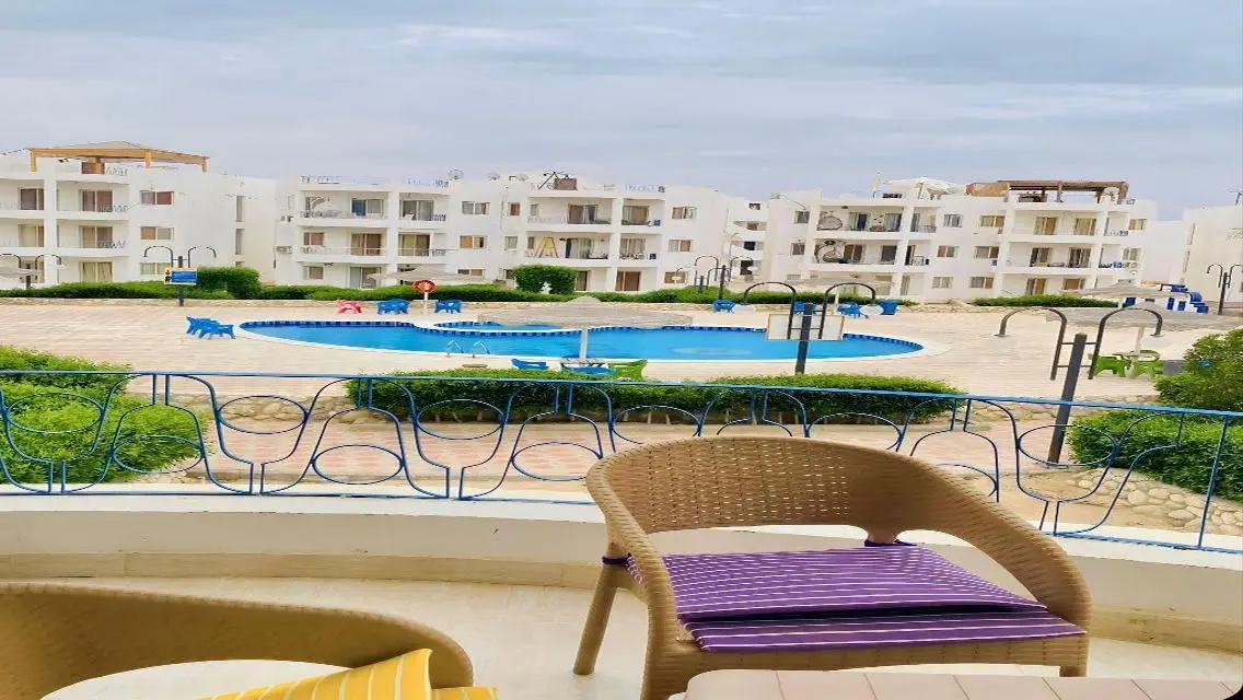 GOLDEN BEACH 2 WITH PRIVATE ROOF