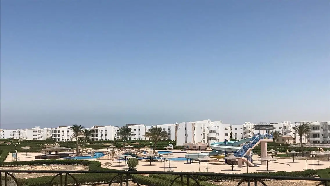 GOLDEN BEACH 2 WITH PRIVATE ROOF