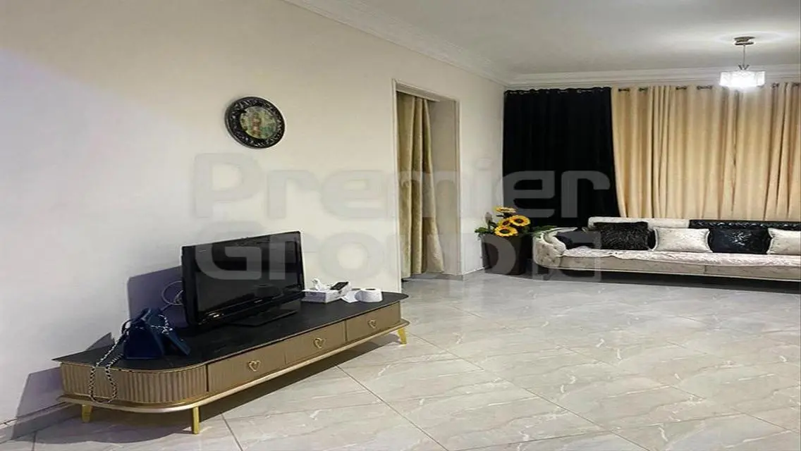 شقة فاخرة للبيع بمساحة 1100 متر
