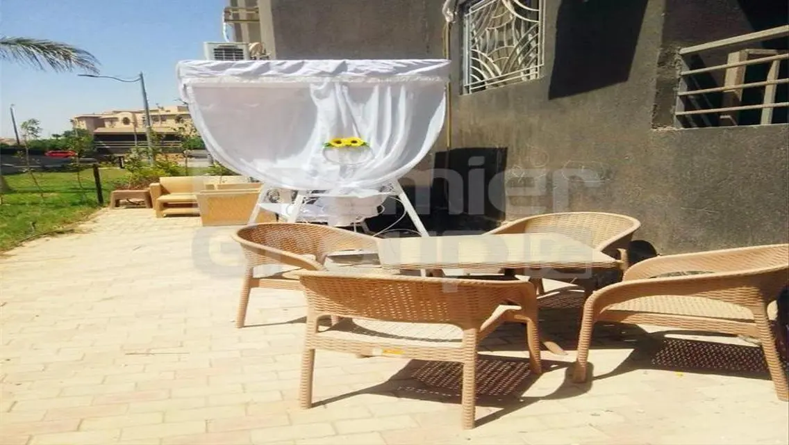 شقة فاخرة للبيع بمساحة 1100 متر