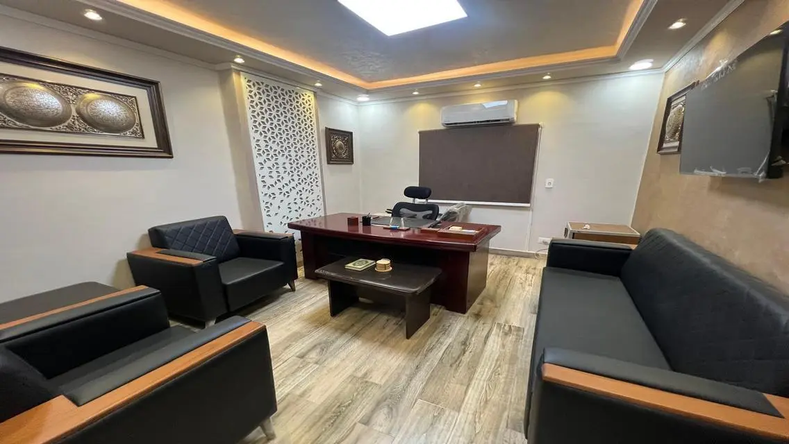 مكتب مفروش للايجار١٣٥ م  عمارات رابعة الاستثماري