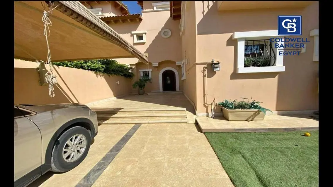Villa for sale in Hyde Park compound at New Cairo