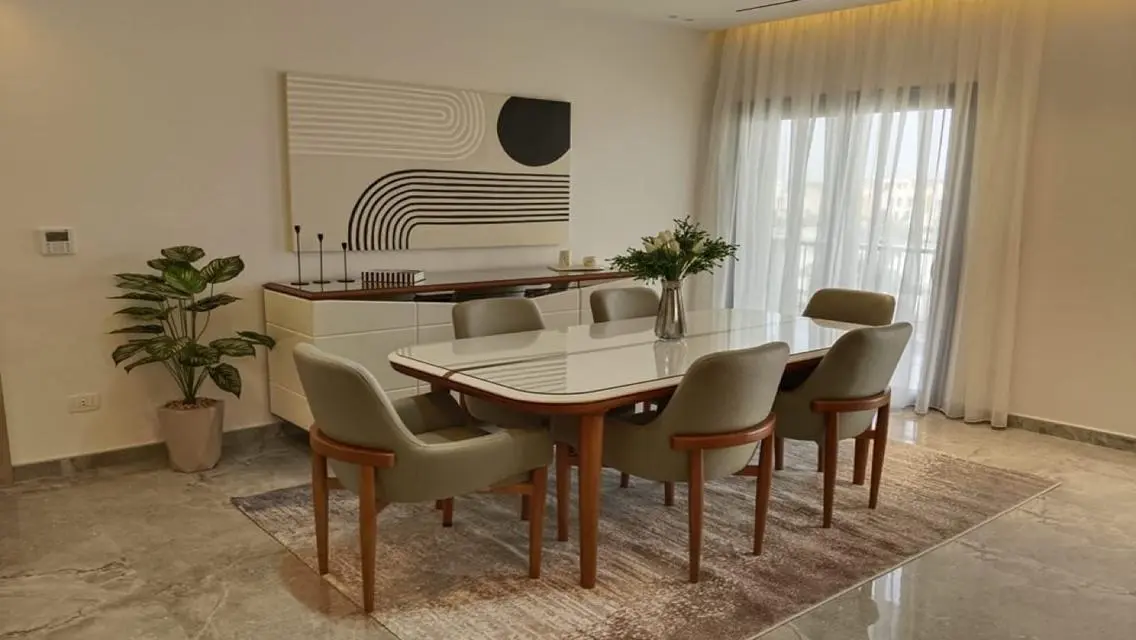 For Rent APT Furnished Modern 3B IN Eastown Sodic