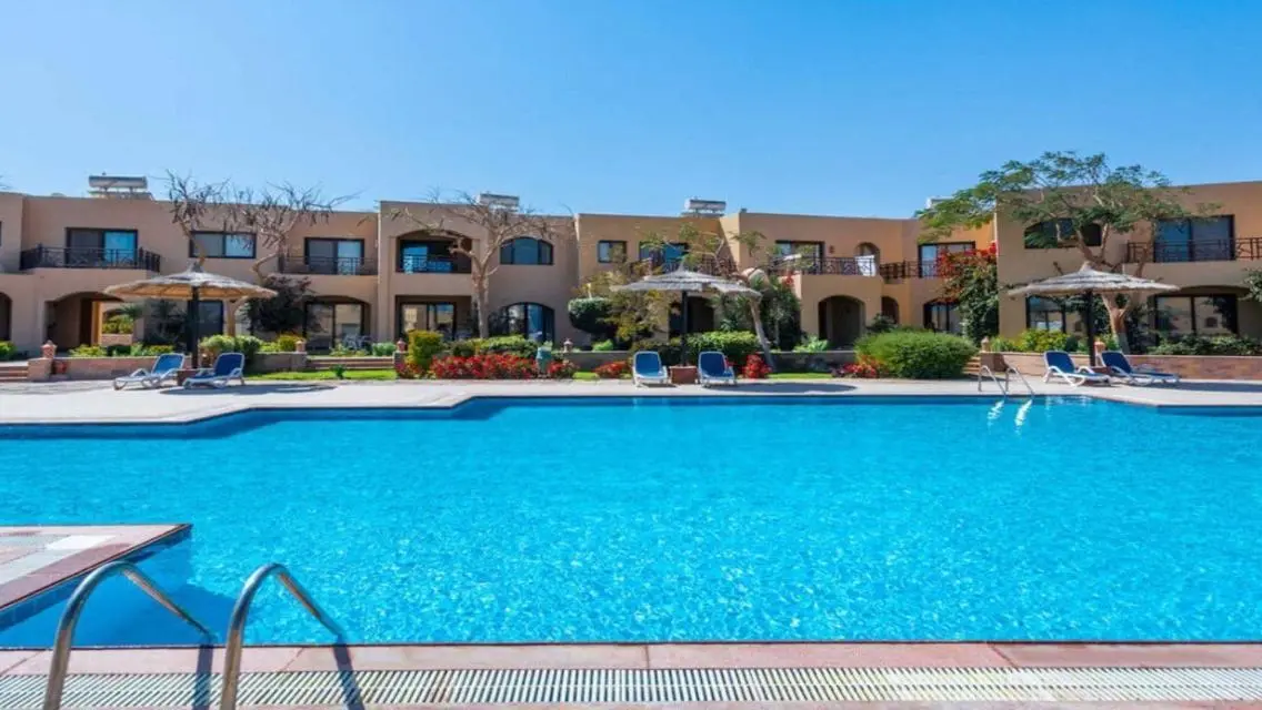 Luxury 1-Bedroom Apartment in The View Club House