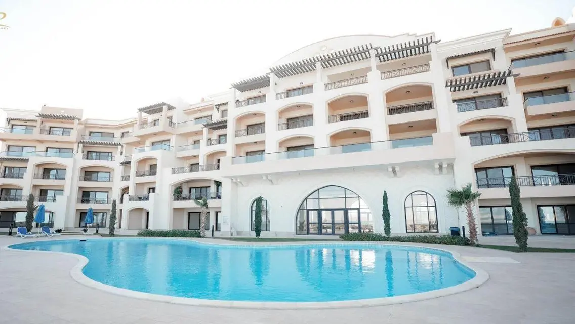 Luxury 1-Bedroom Apartment in The View Club House