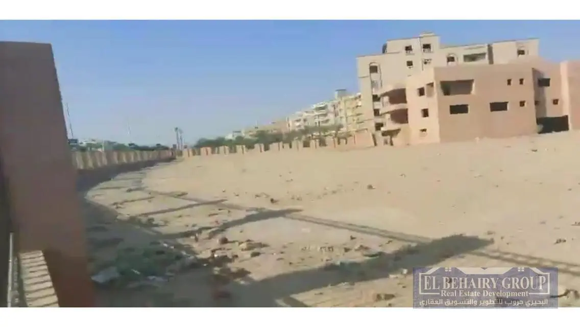 ارض للبيع  الحي خامس عمارات التجمع الخامس