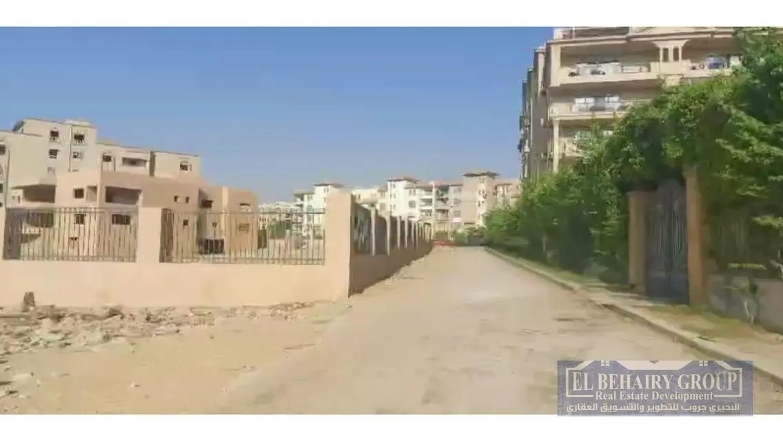 ارض للبيع  الحي خامس عمارات التجمع الخامس