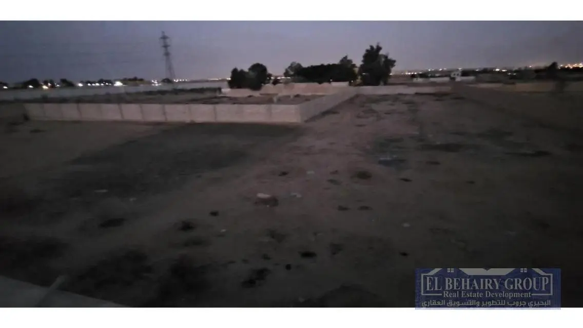 رض للبيع  علي طريق السويس قبل الكارته علي طول
