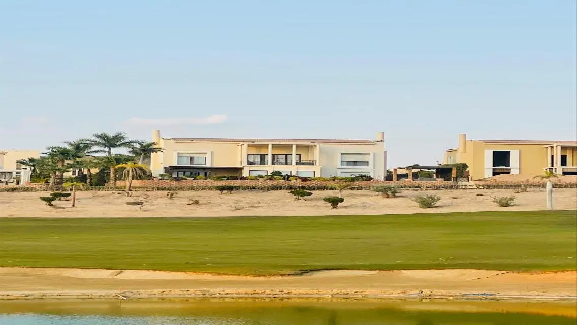 Golf corner view with garden and pool &amp; jacuzzi