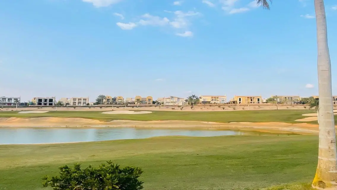 Golf corner view with garden and pool &amp; jacuzzi