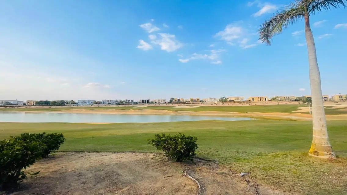 Golf corner view with garden and pool &amp; jacuzzi