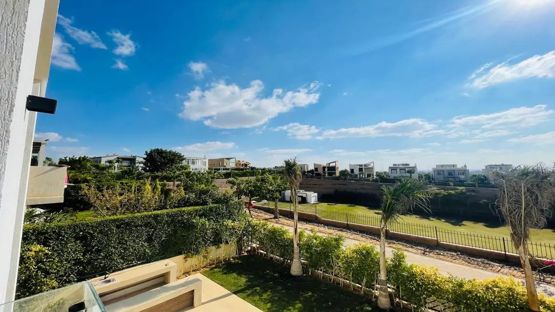 Golf corner view with garden and pool &amp; jacuzzi
