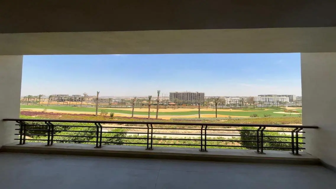 دوبلكس للايجار على الجولف فورتين ريزيدنس أب تاون .