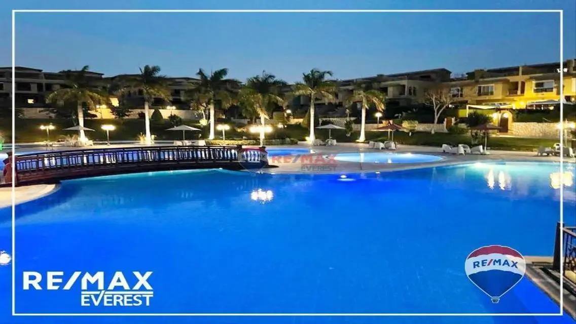 Luxurious twinhouse in Pyramids Walk Compound