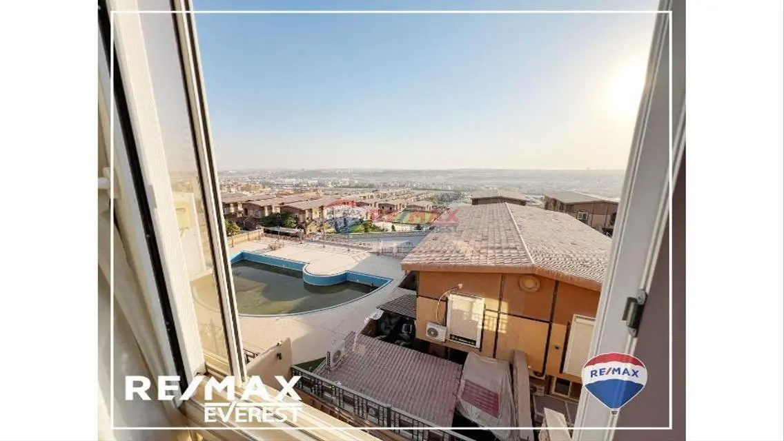 Luxurious twinhouse in Pyramids Walk Compound