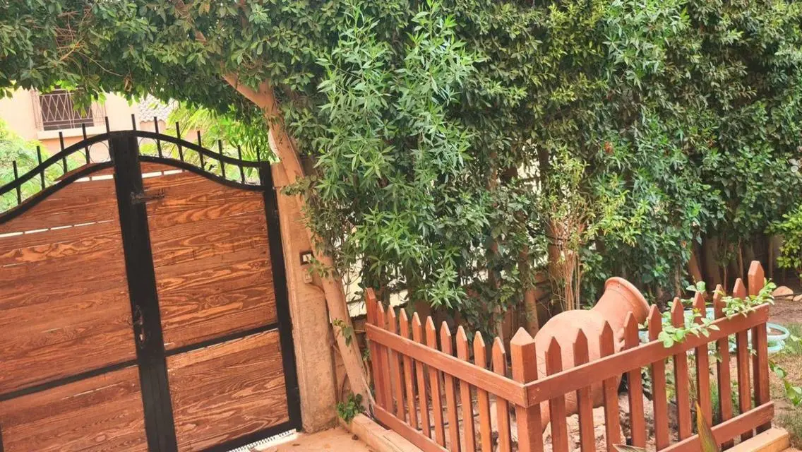 فيلا كاملة التشطيب مع تكييفات وحمام سباحة