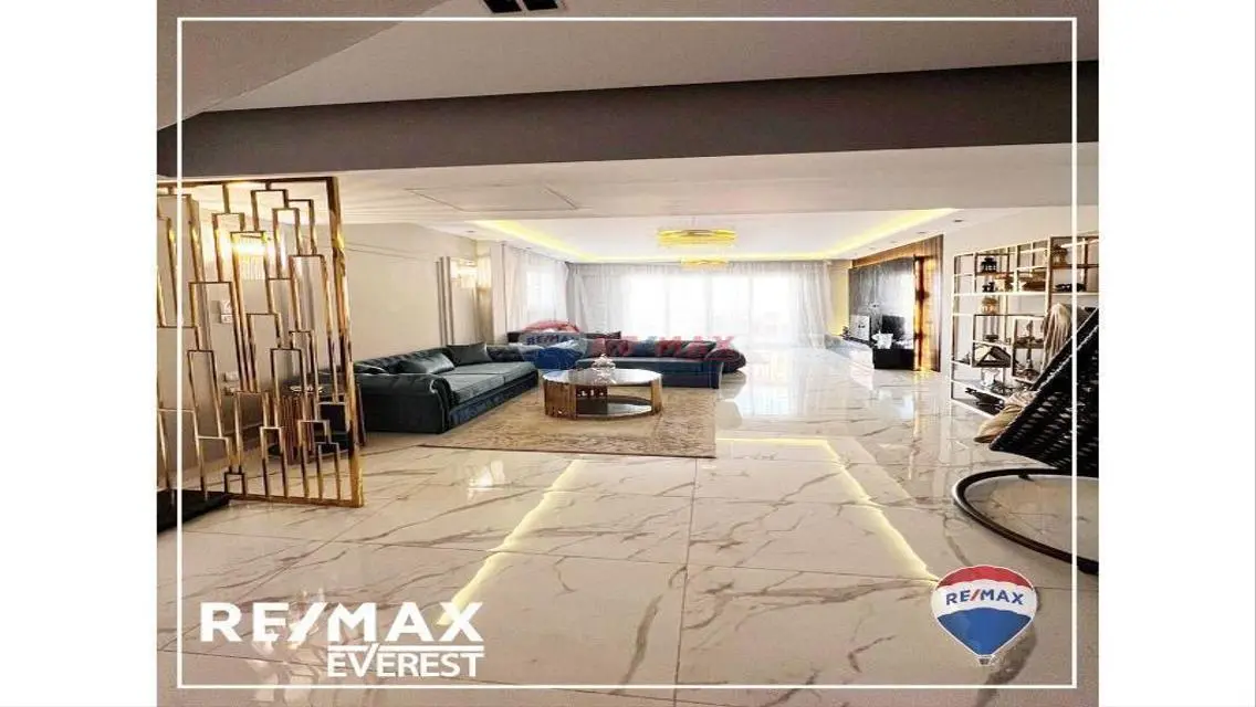 Luxurious twinhouse in Pyramids Walk Compound