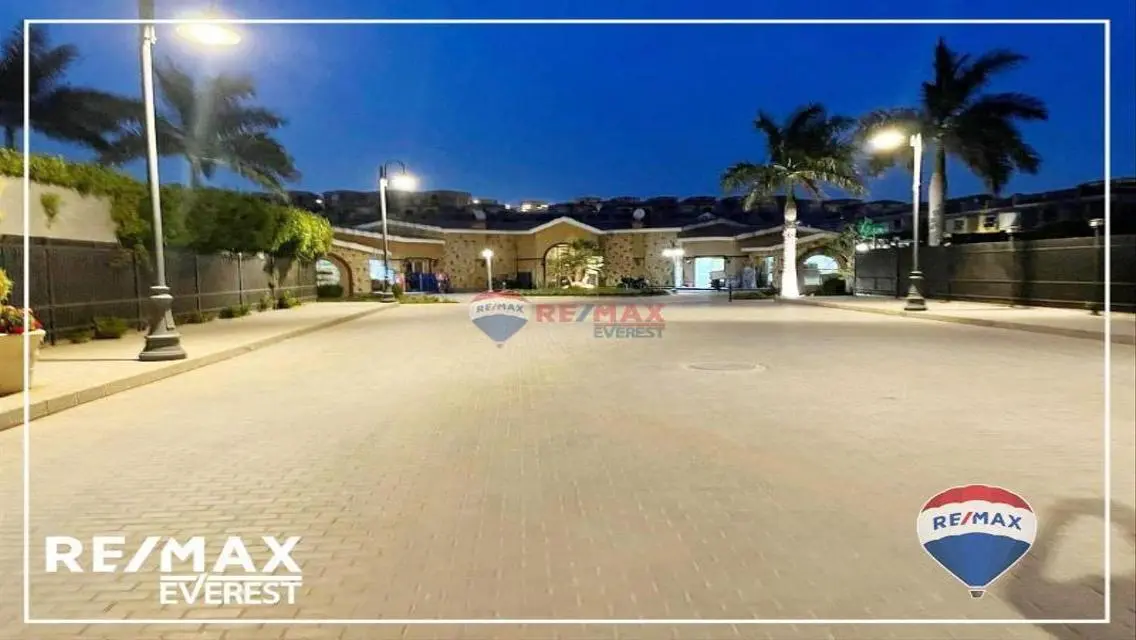 Luxurious twinhouse in Pyramids Walk Compound