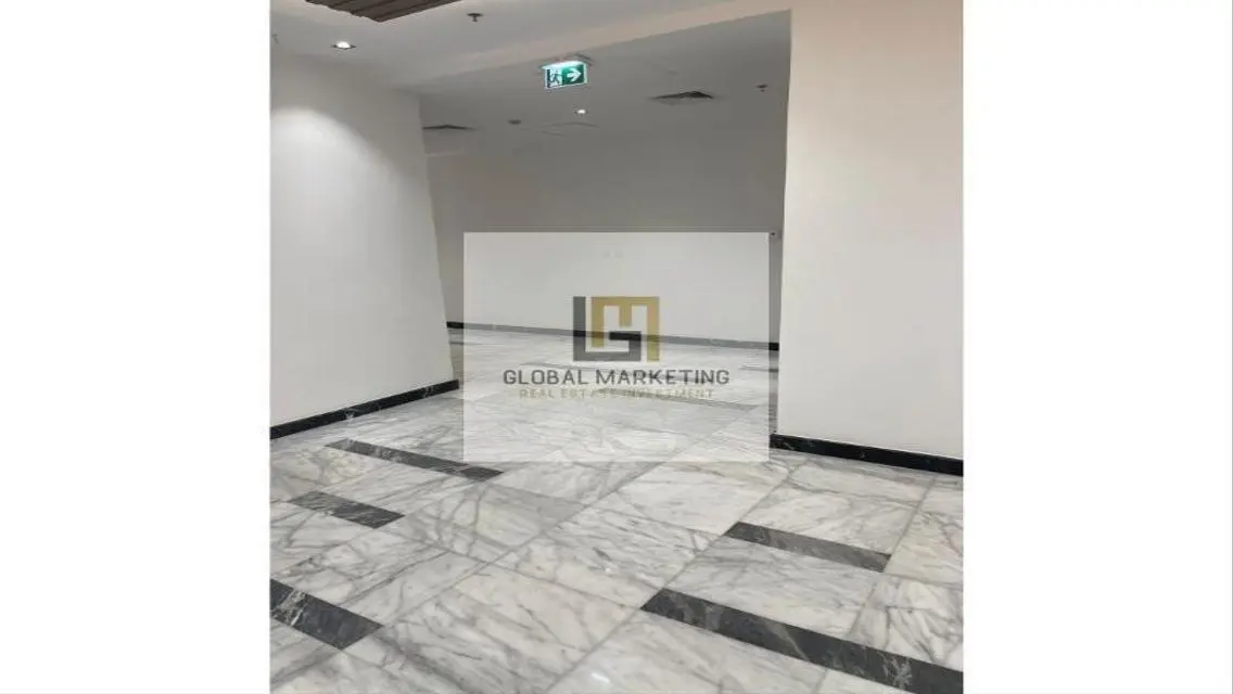 Luxury Apartment with 1000 Square Meters - 3 Bedrooms & 1 Bathroom