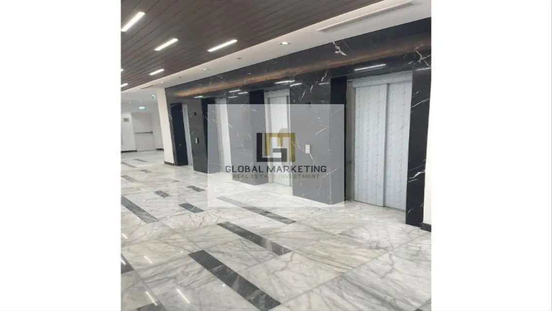 Luxury Apartment with 1000 Square Meters - 3 Bedrooms & 1 Bathroom