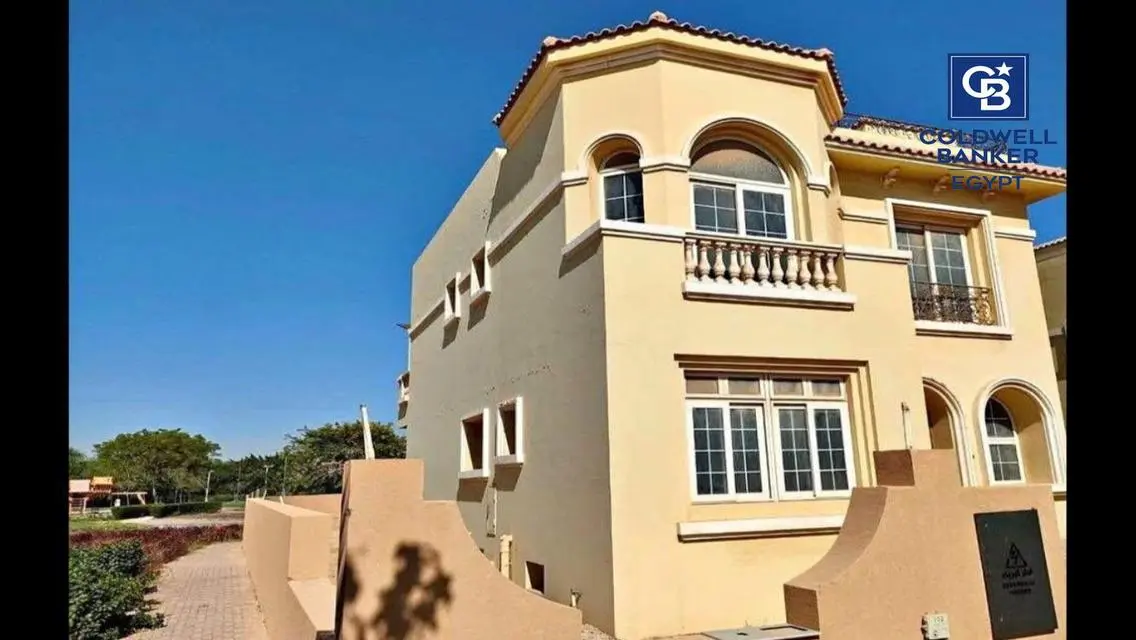 twin House | 4 bd | in Hyde Park 6th Settlement .