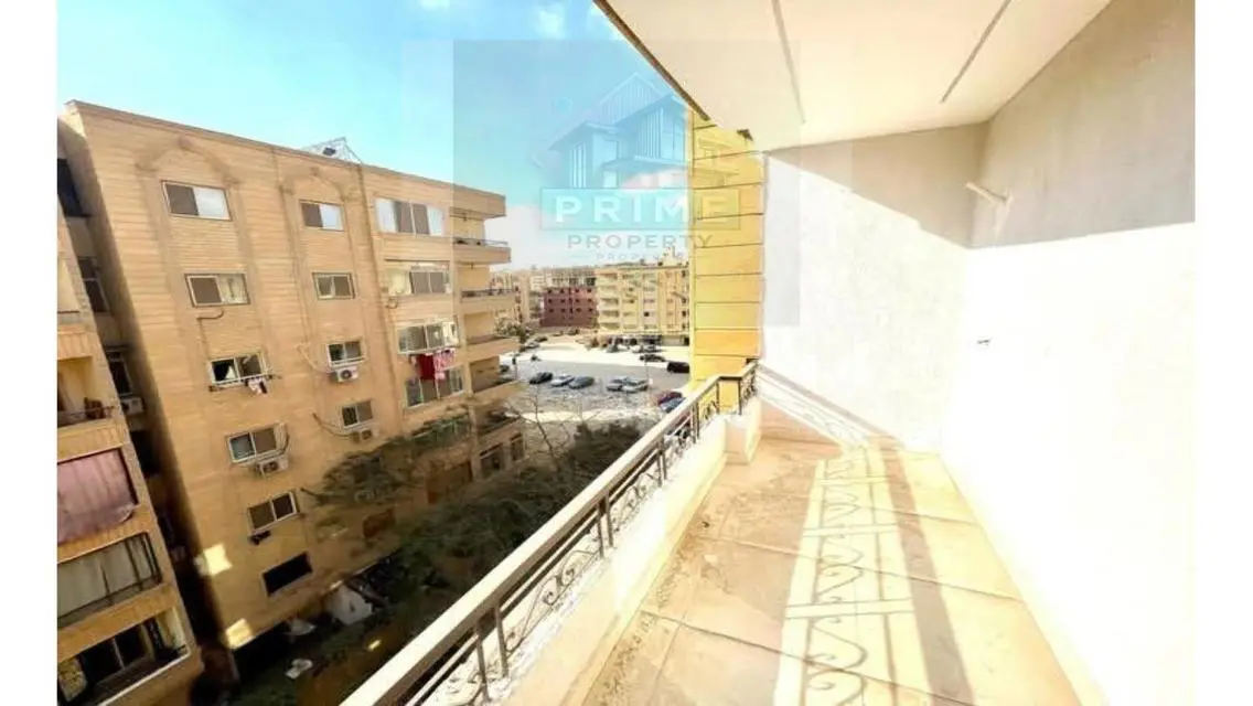 شقه غير مفروشة للبيع فى حدائق الاهرام