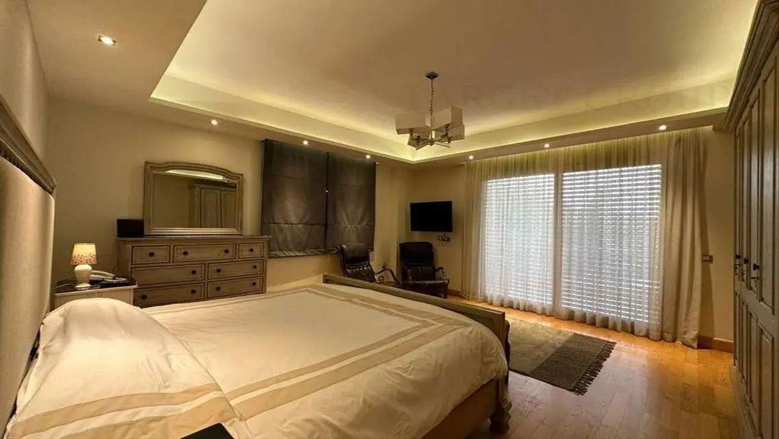 شقه مفروشه بالكامل الترا مودرن اول سكن