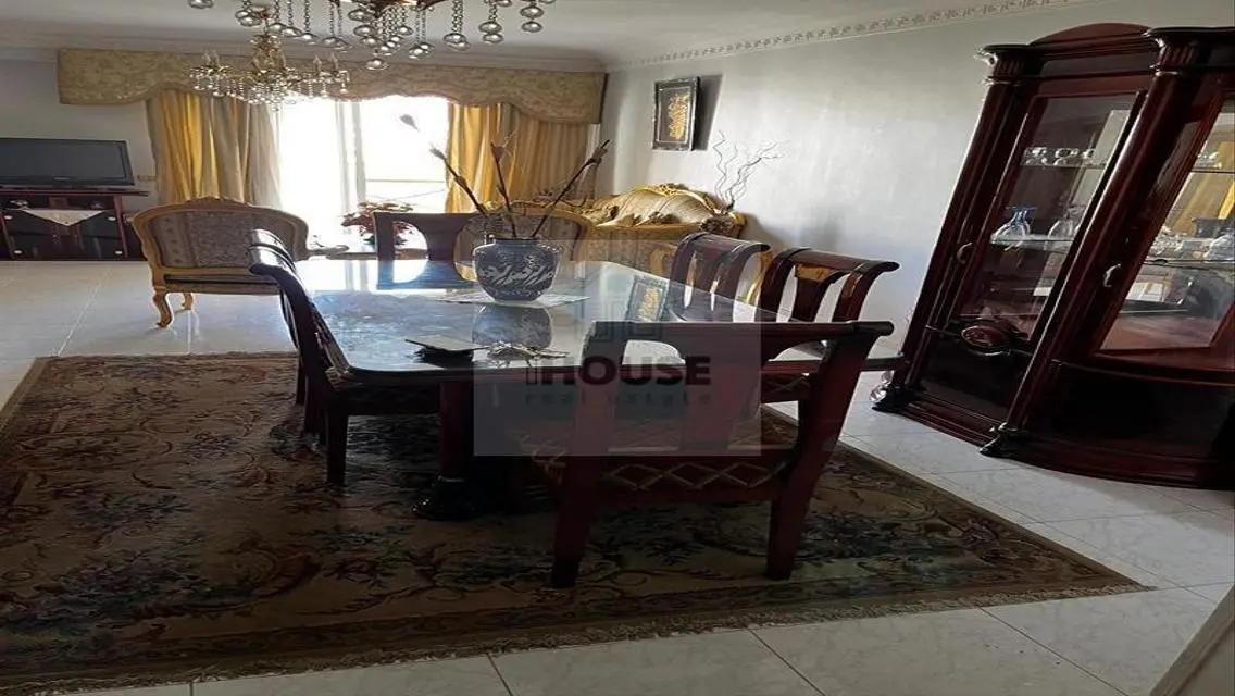 حدائق المهندسين كمبوند 122م مفروشه بموقع مميز جدا