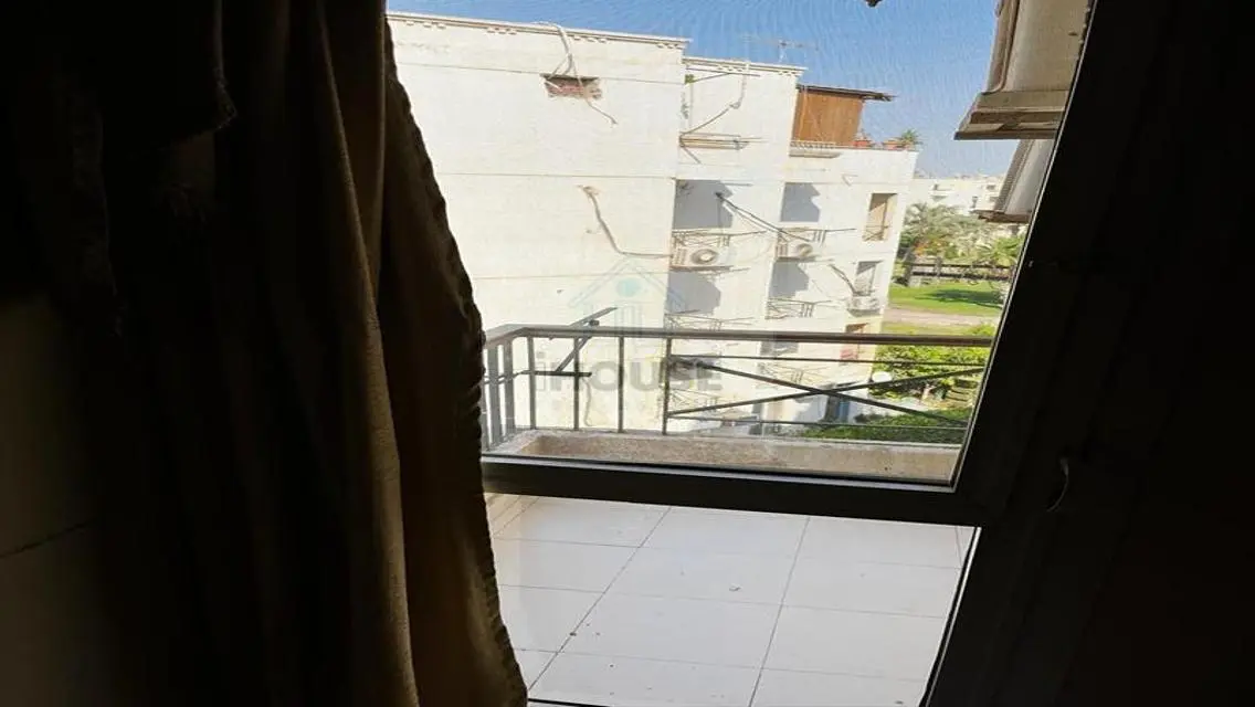 حدائق المهندسين كمبوند 122م مفروشه بموقع مميز جدا