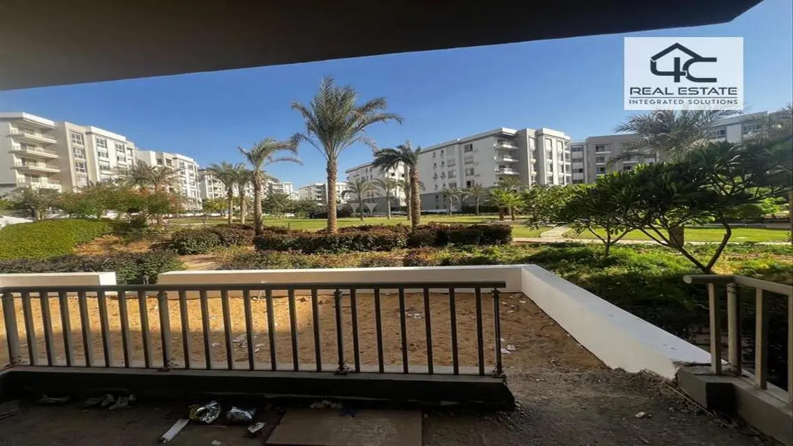 شقة بجاردن بالتقسيط برايم فيو ع pool فى هايد بارك