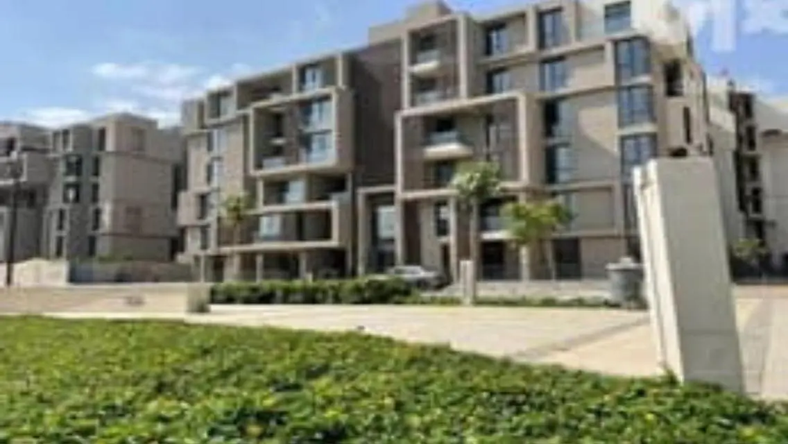 Apartment For Sale in Eastown New Cairo - 5th Settelment   Very Prime Location - Semi finished