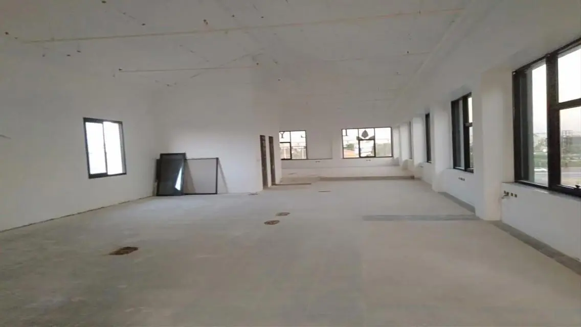Modern Commercial Building in a Prime Location