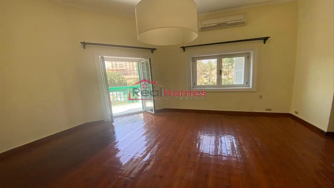 Standalone villa renovated with swimming pool