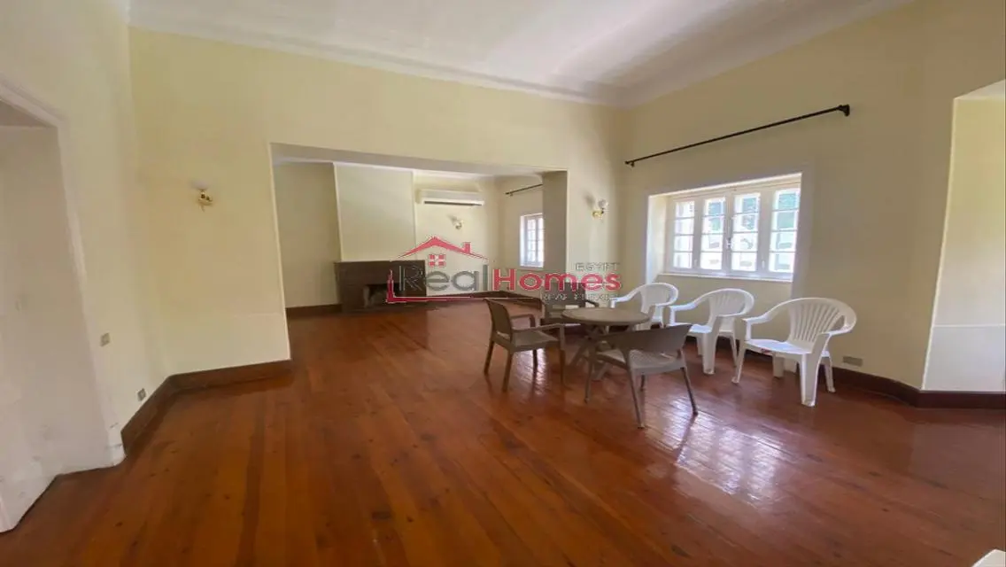 Standalone villa renovated with swimming pool