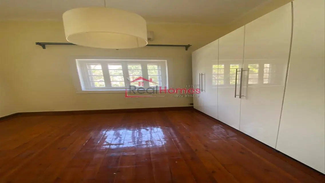Standalone villa renovated with swimming pool
