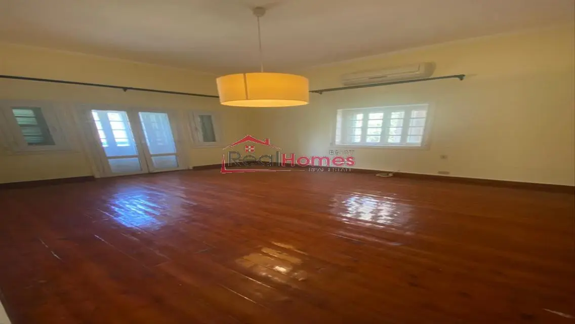 Standalone villa renovated with swimming pool