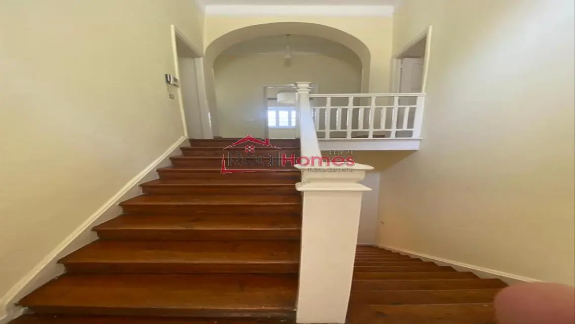 Standalone villa renovated with swimming pool