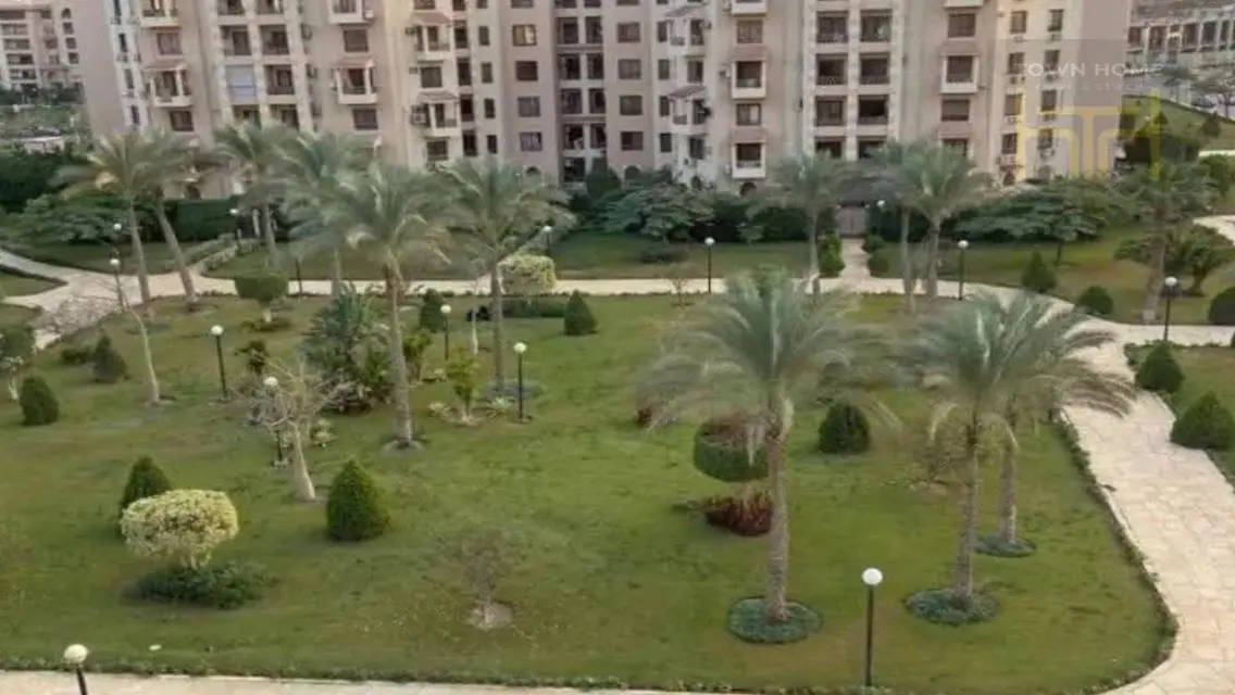 أكبر مساحه للايجار في الرحاب شقه 305م 5 غرف نوم