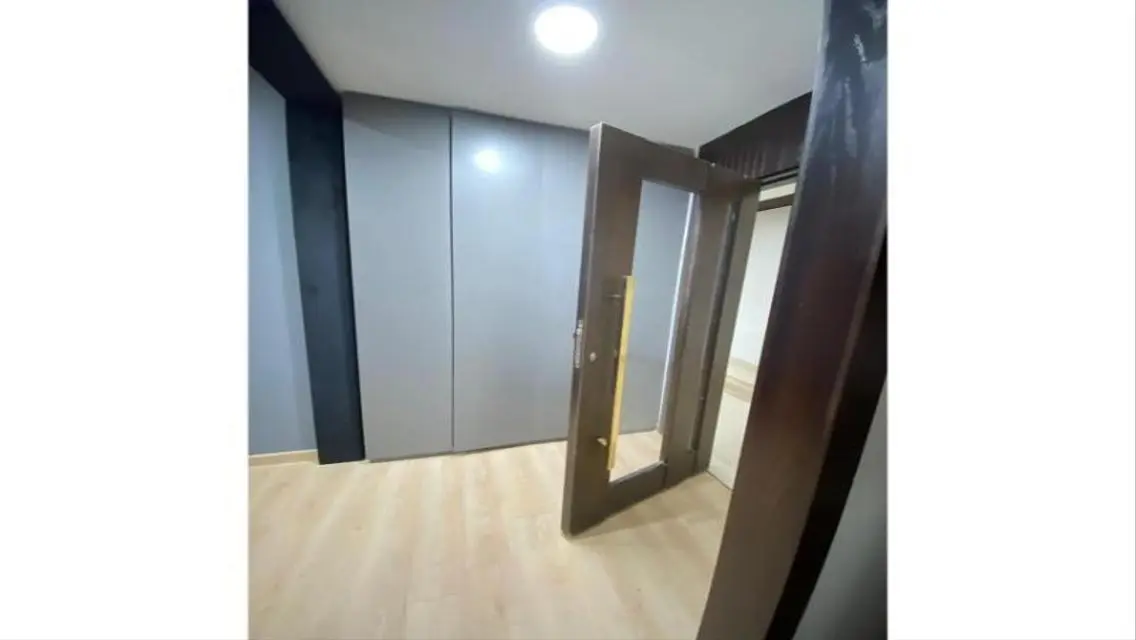 Audio recording studio for rent mall front of Palm