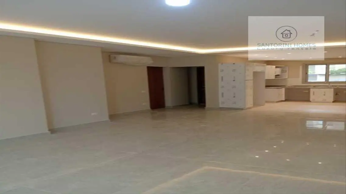 شقه ارضي بجاردن للايجار في كمبوند VGK