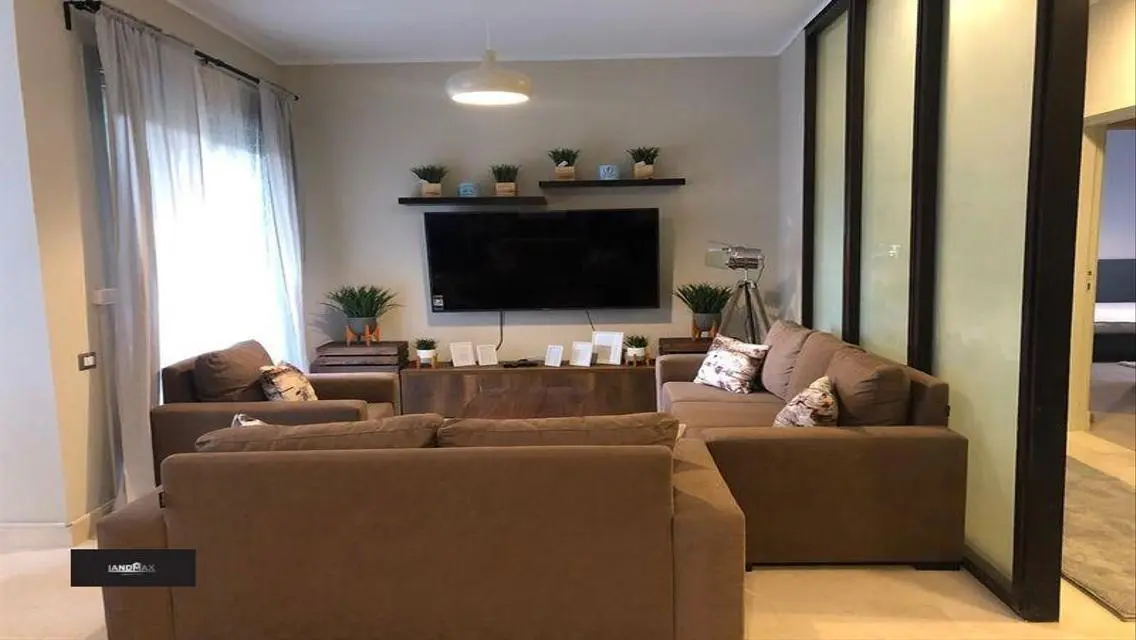 شقة مودرن مفروشة  بحديقه فيلدج جيت التجمع الخامس