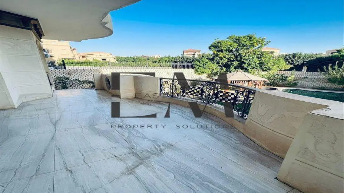 فيلا مفروشه للايجار بحمام سباحه بكمبوند كونكورد