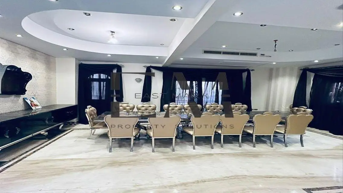 فيلا مفروشه للايجار بحمام سباحه بكمبوند كونكورد