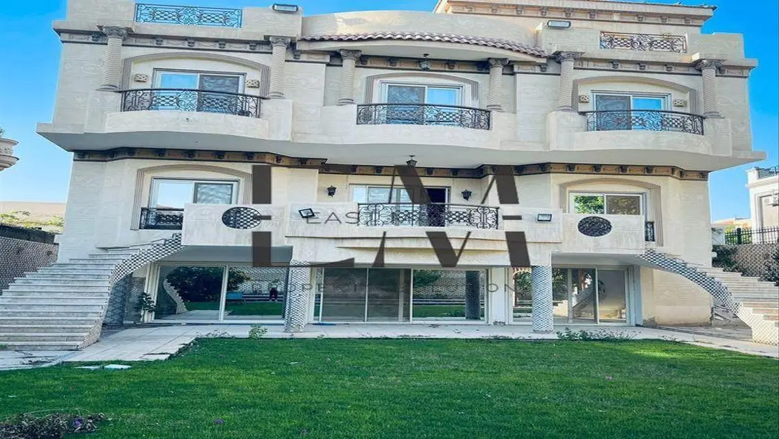 فيلا مفروشه للايجار بحمام سباحه بكمبوند كونكورد