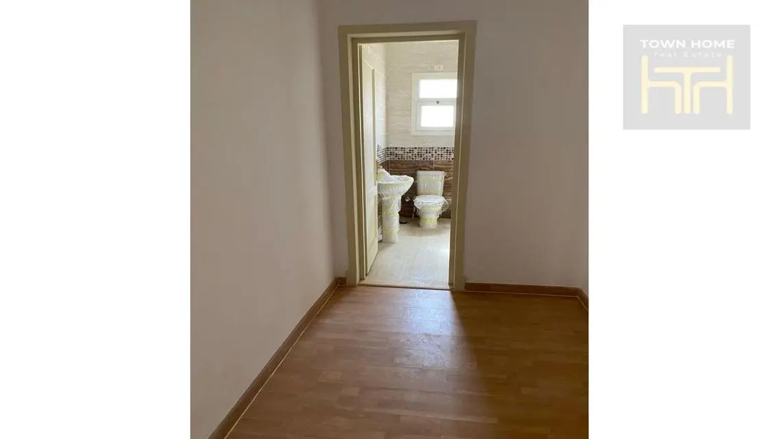 villa for rent in Al Rehab next to services
