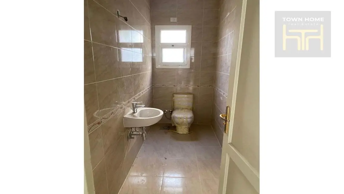 villa for rent in Al Rehab next to services